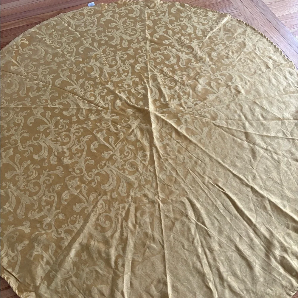 65” Gold Round Tablecloth